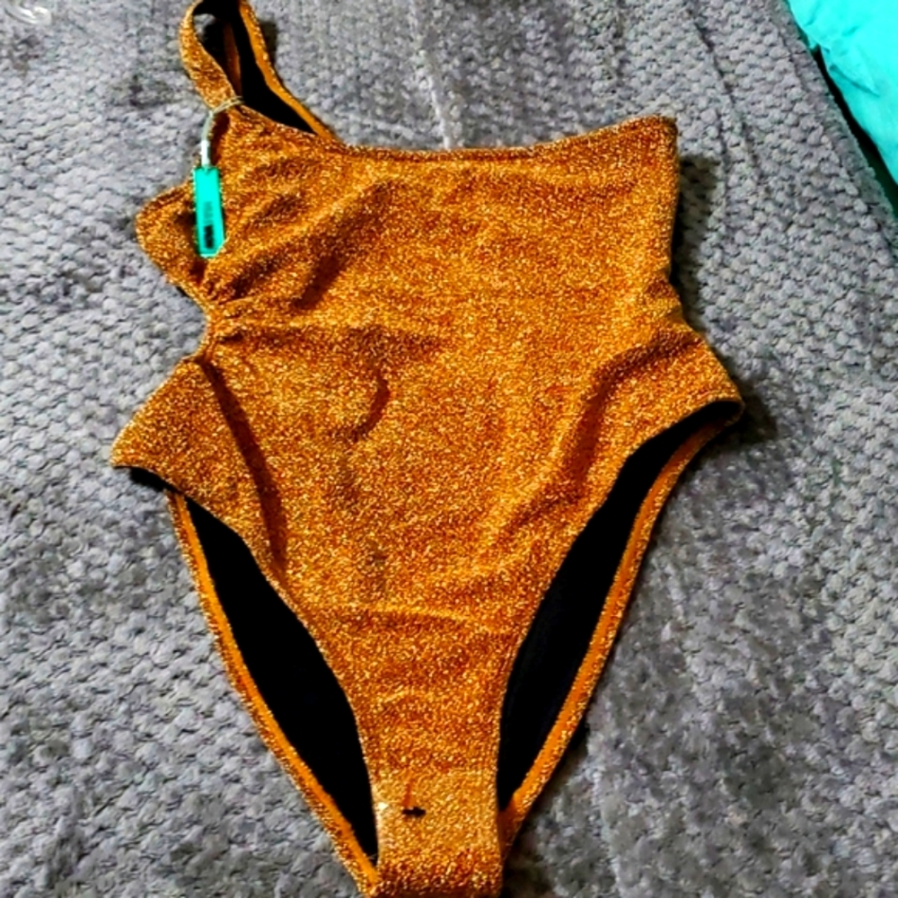NWT Brand New FashionNova One Piece Gold Asymmetrical Swimsuit XL